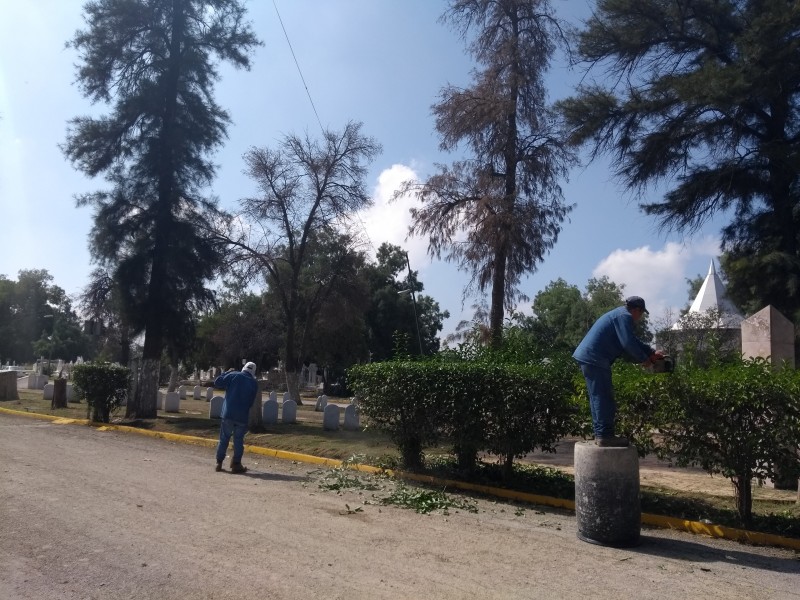 Panteones de GP listo para Día de Muertos