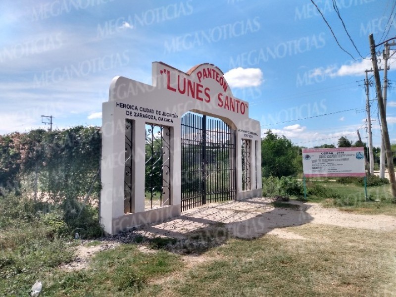 Panteones de Juchitán permanecerán cerrados en 