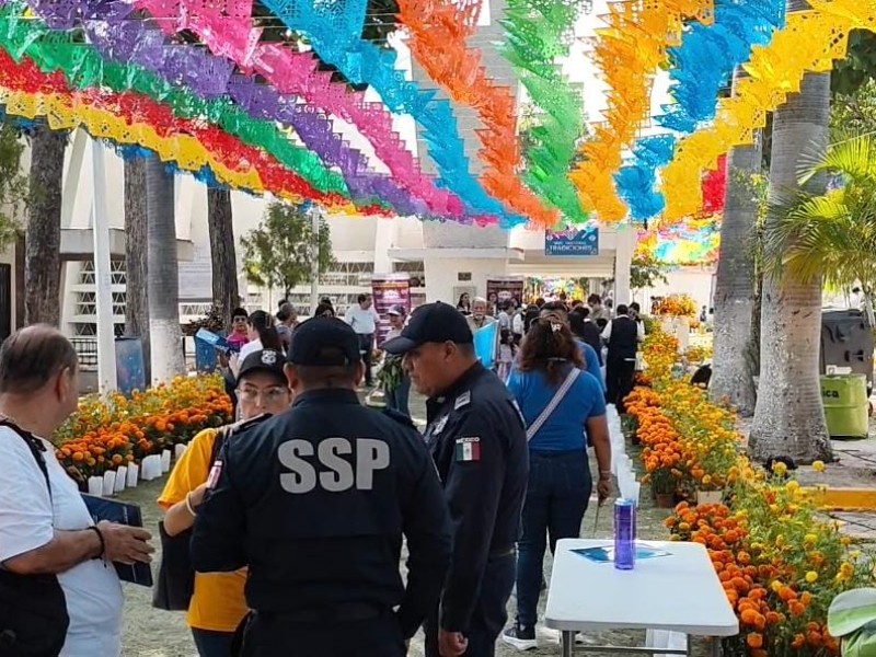 Panteones de Tuxtla Gutiérrez comienzan a recibir visitantes Panteones de Tuxtla Gutiérrez comienzan a recibir visitantes