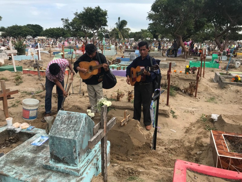 Panteones dejarán 30 toneladas de basura por celebraciones