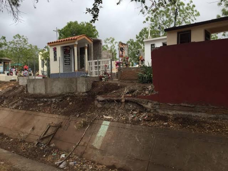 Panteones en Navolato serán cerrados durante día de muertos