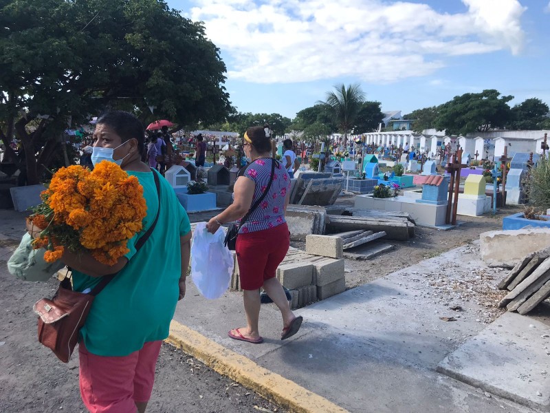Panteones en Veracruz permanecerán abiertos