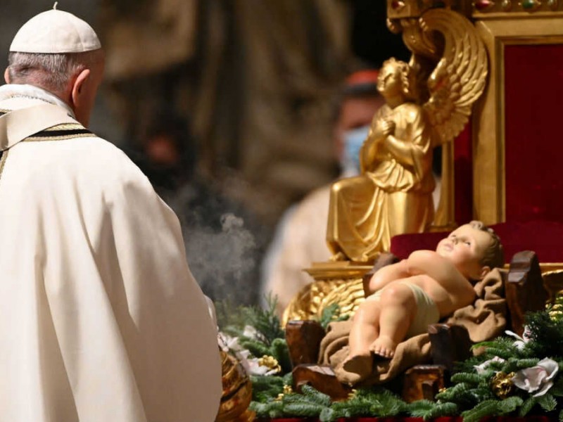 Papa Francisco celebra misa de Nochebuena