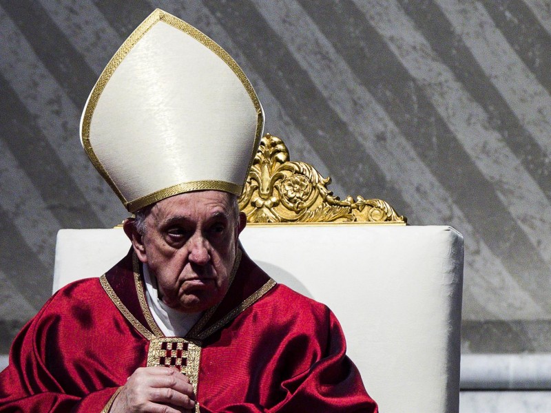Papa implora por paz en Ucrania durante Viacrucis