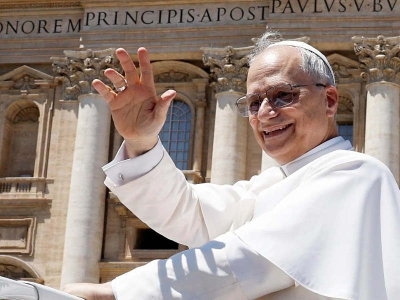 Papa León XIV saludará a Isaac Del Toro en Italia