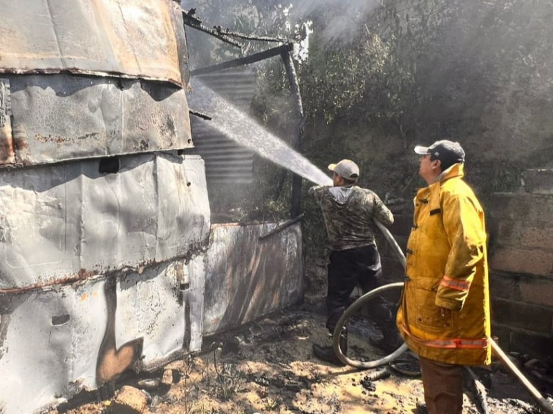 Papanteco escapó del incendio en su vivienda