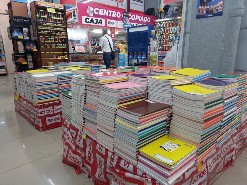 Papelerías y tiendas de uniformes esperan un ligero repunte