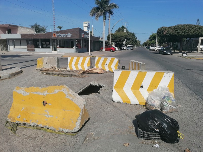 ¿Para cuándo? Ciudadanos exigen atención a socavón sobre Rendón