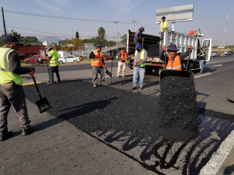 Para evitar accidentes rehabilitan reductores de velocidad en Zamora