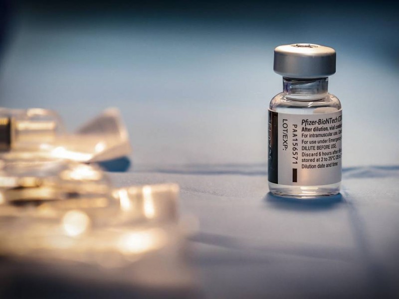 Para marzo, Pfizer prevé lanzar vacuna contra variante Ómicron