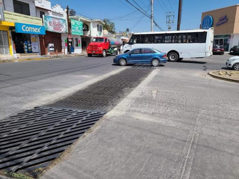 Para mitigar inundaciones prepara ayuntamiento Tepic limpieza de canales pluviales