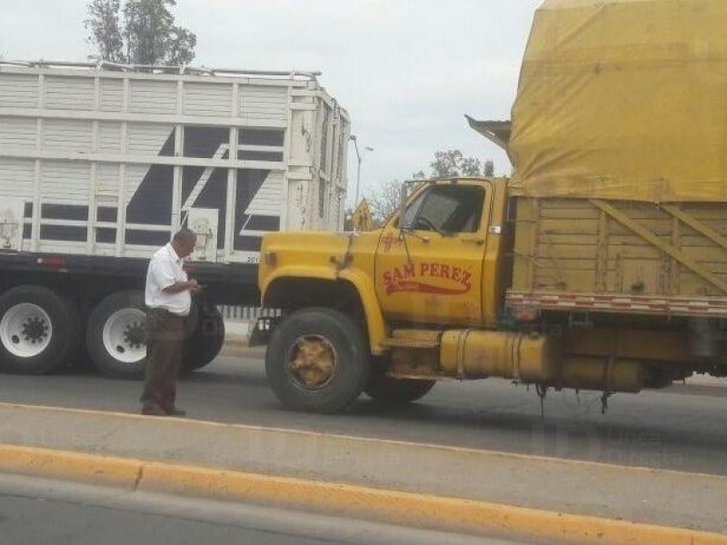 Paralizada actividad del transporte de granos