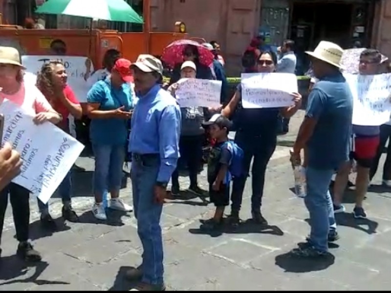 Paralizan docentes avenida Hidalgo de la capital