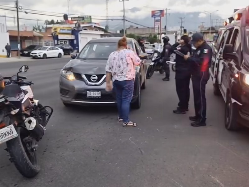 Paramédico sufre accidente al acudir a llamado falso