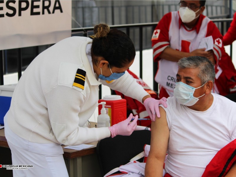 Paramédicos de la Cruz Roja en Durango recibieron vacuna COVID-19