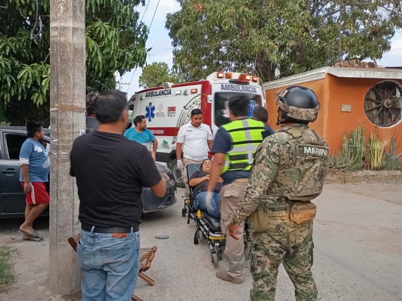 Pareja en motocicleta resulta lesionada tras accidente en Salina Cruz