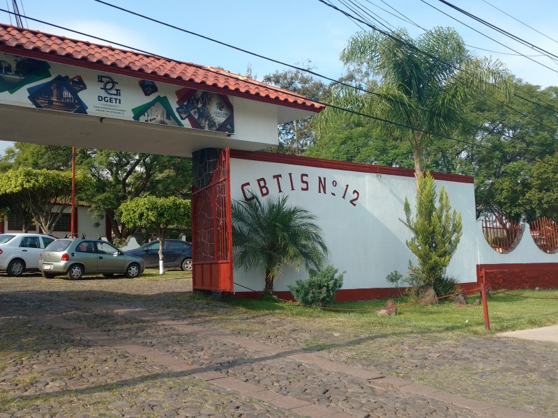 Paro laboral en CBTis y TEC por adeudos