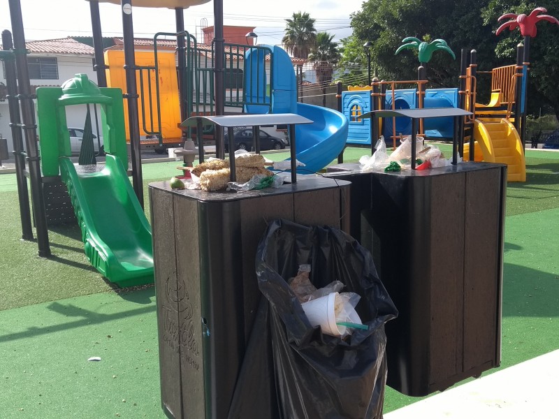 Parque convertido en muladar por exceso de basura