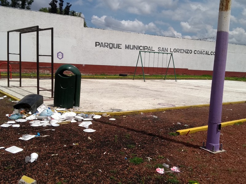 Parque de Metepec invadido de basura