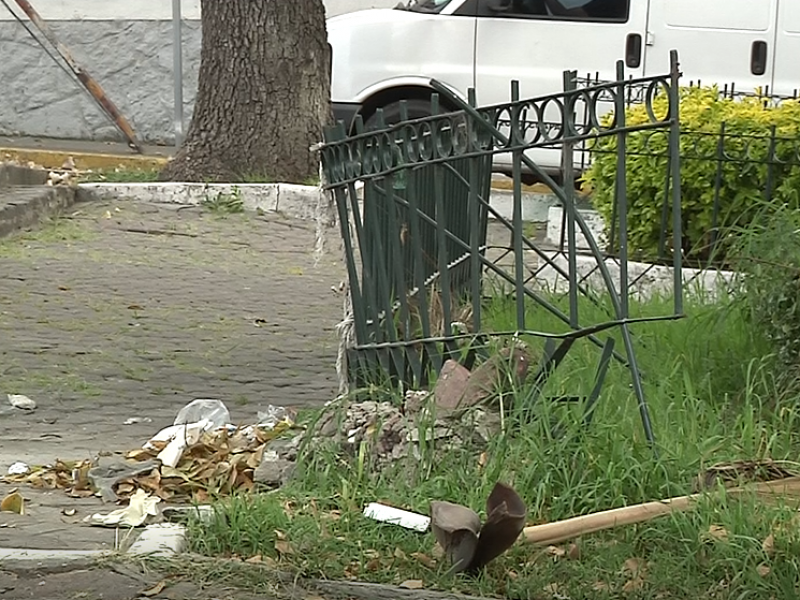 Parque descuidado en col. Buenos Aires