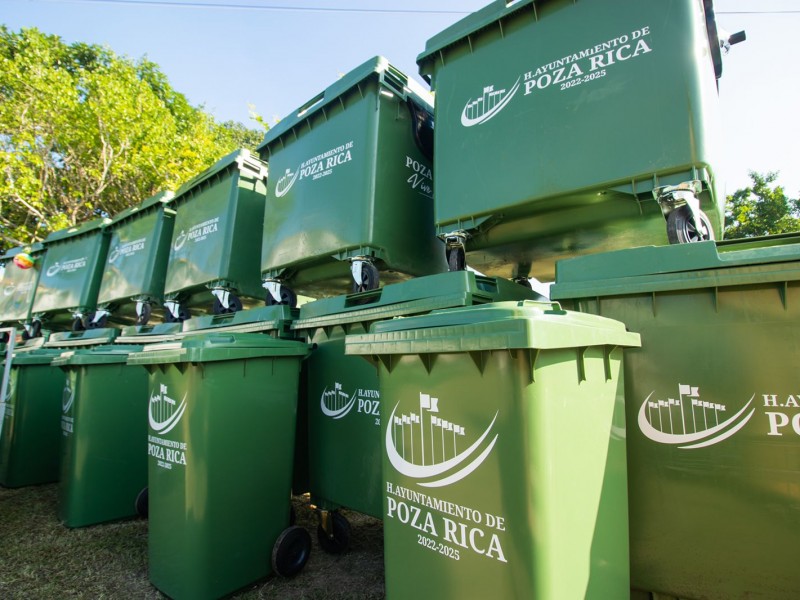 Parques e instituciones pozarricenses reciben contenedores de basura