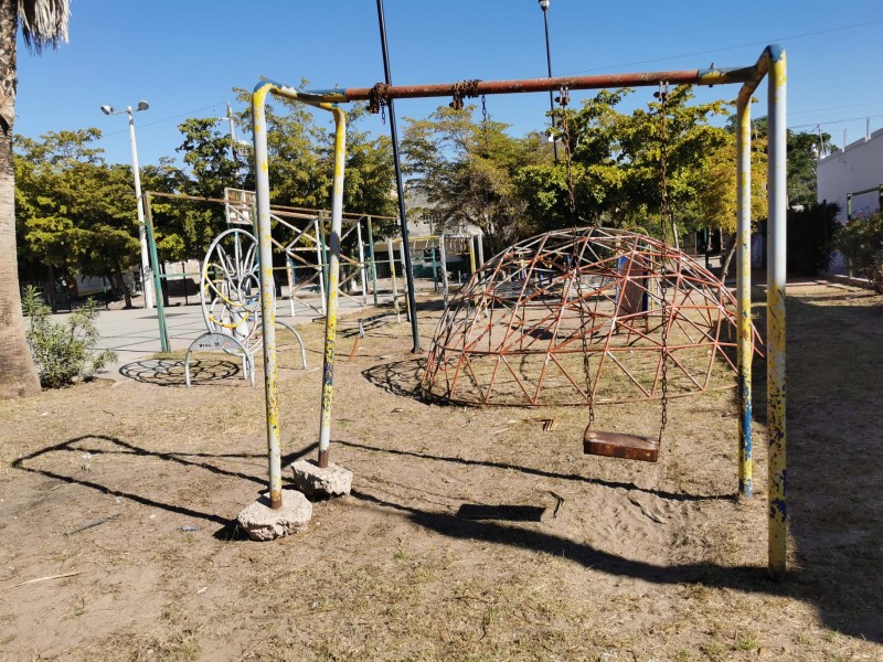 Parques en total abandono por Ayuntamiento en Los Mochis