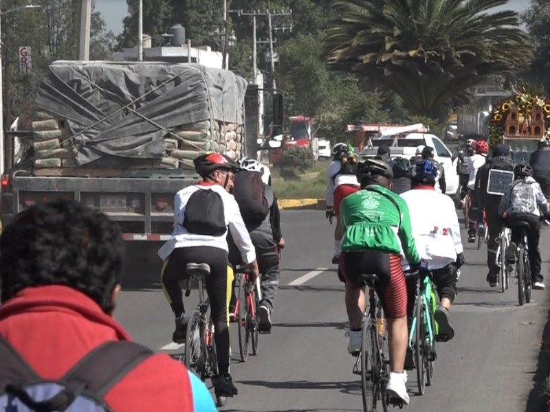 Parten ciclistas del Valle de Toluca hacia San Juan de los Lagos