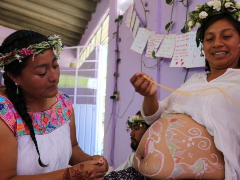 Parteras tradicionales practica milenaria que lucha contra la violencia obstétrica