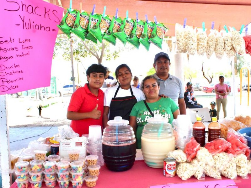 Participan emprendedores en 1er. Tianguis Rural