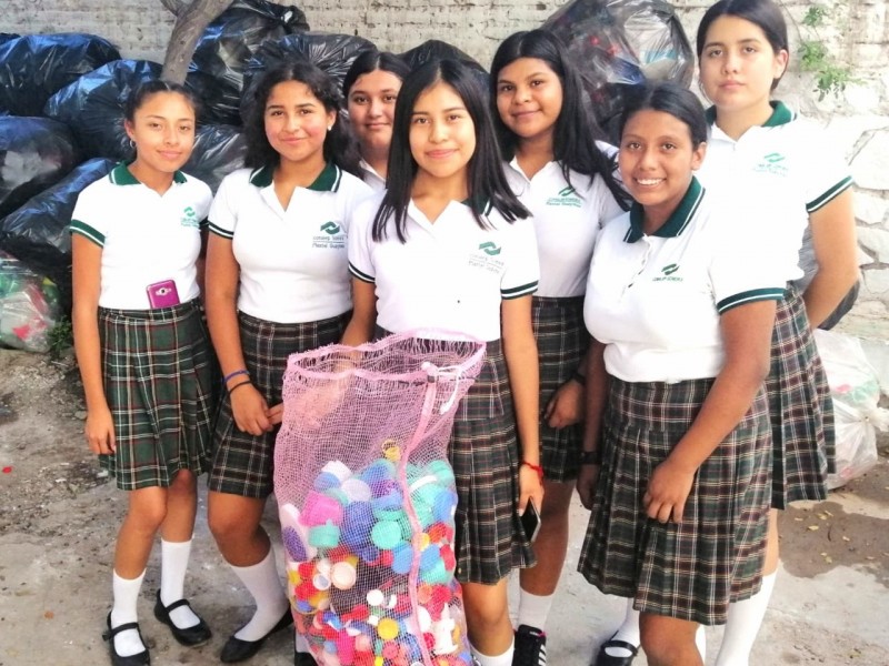 Participan estudiantes en desafìo nacional Green Word