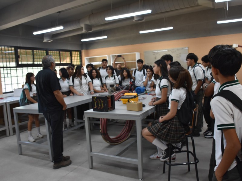 Participan estudiantes en el Primer Foro Estatal de Energías Limpias