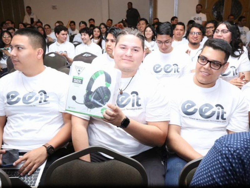 Participan estudiantes universitarios en Primer Encuentro Estatal de Innovación Tecnológica