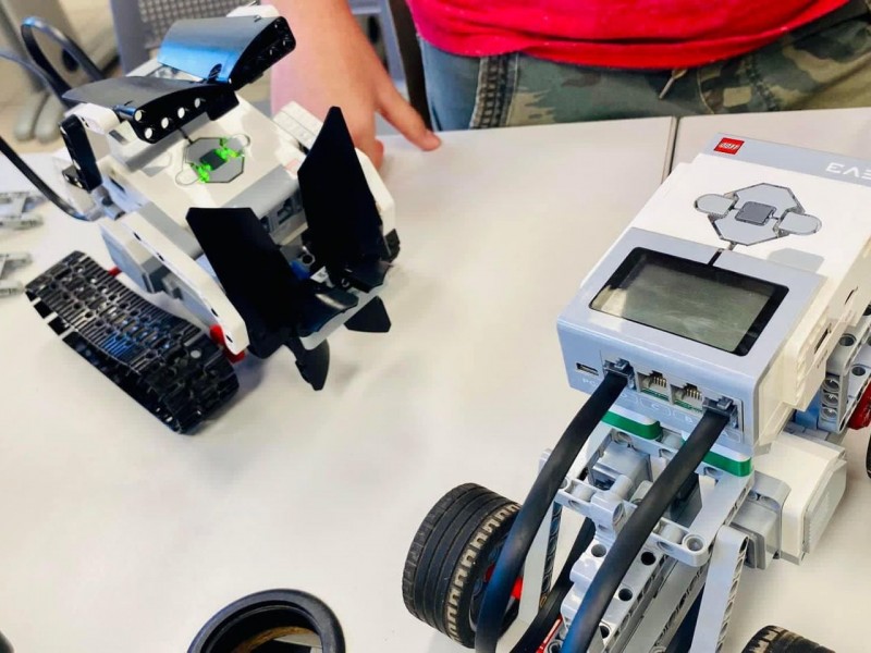 Participarán alumnos de la UTSLRC en taller de robótica