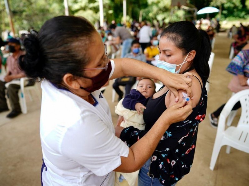 Partidos políticos deben hacer donaciones para adquirir vacunas anticovid