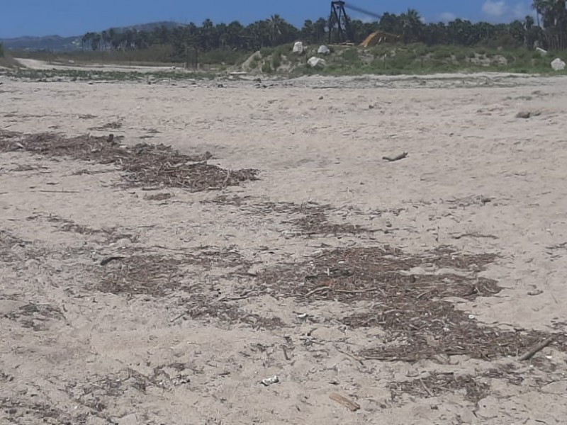 Pasadas la lluvias todavía hay playas sucias