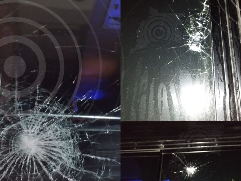 Pasajeros de autobús TOCH sufren ataque con piedras y botellas en Oaxaca