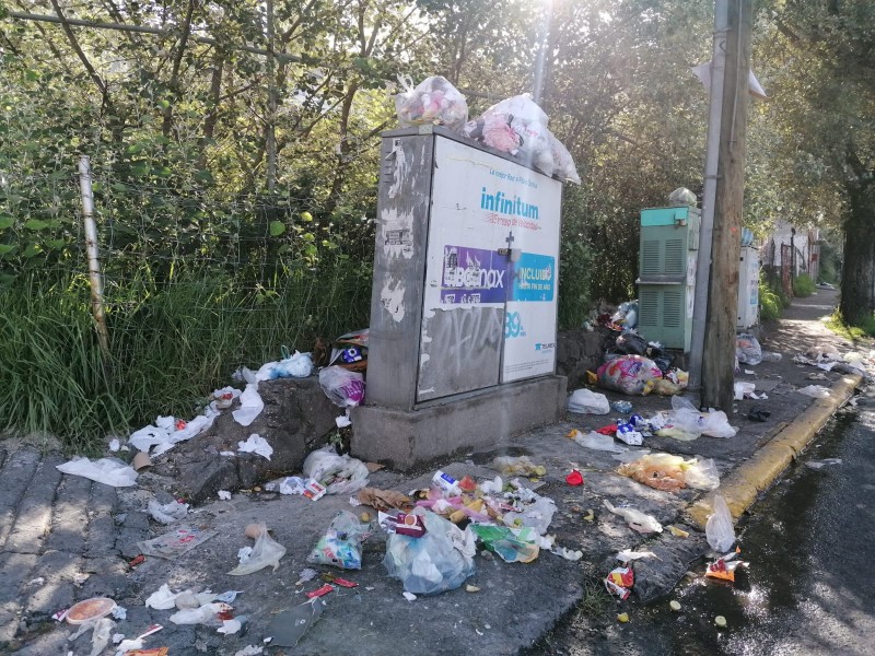 Paseo Matlazincas se convierte en basurero