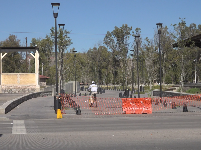 Paso semipeatonal entre gomez morin y felipe pescador sigue cerrado