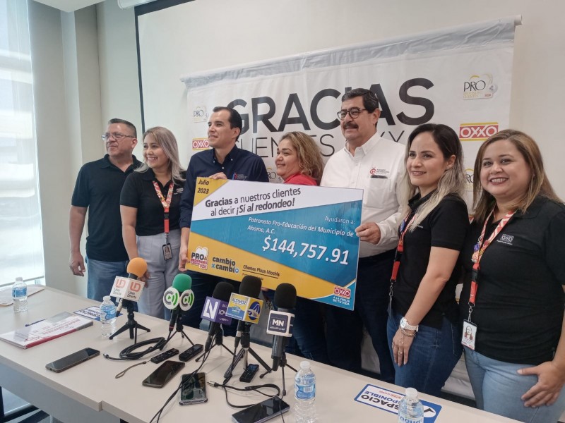 Patronato Pro-Educación recibe donativo Oxxo gracias a redondeos