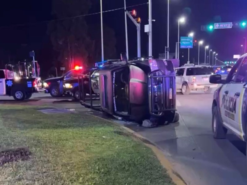 Patrulla municipal sufre accidente en la avenida Jesús García