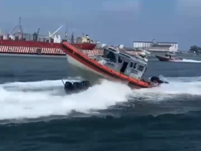 Patrullas de rescate marítimo colisionan en el malecón de Veracruz