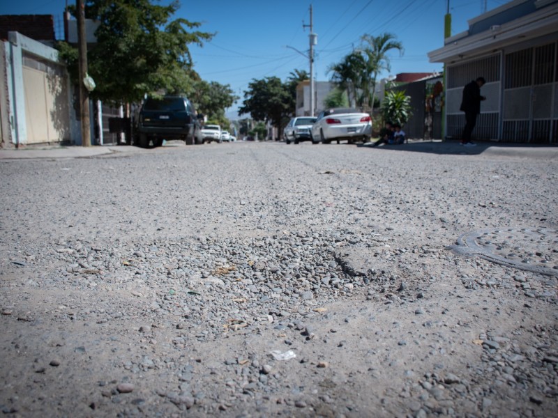 Pavimentación de calles en diversos sectores de Culiacán