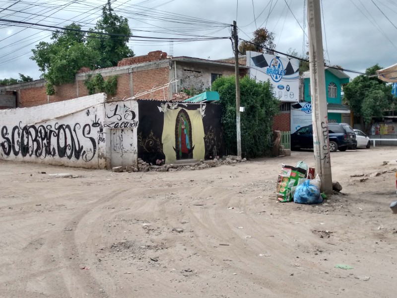 Pavimentación e inseguridad viven habitantes de la Nueva Candelaria.