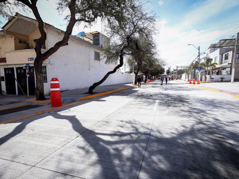 Pavimentan calle tras 20 años de solicitudes ciudadanas