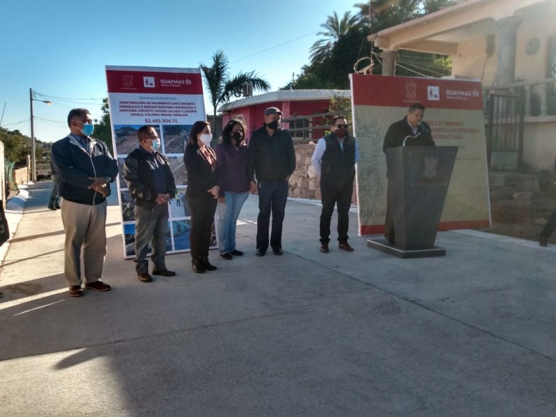 Pavimentan circuito vial en la Colonia Miguel Hidalgo