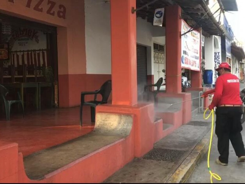PC Petatlán ha sanitizado más de 50 espacios públicos