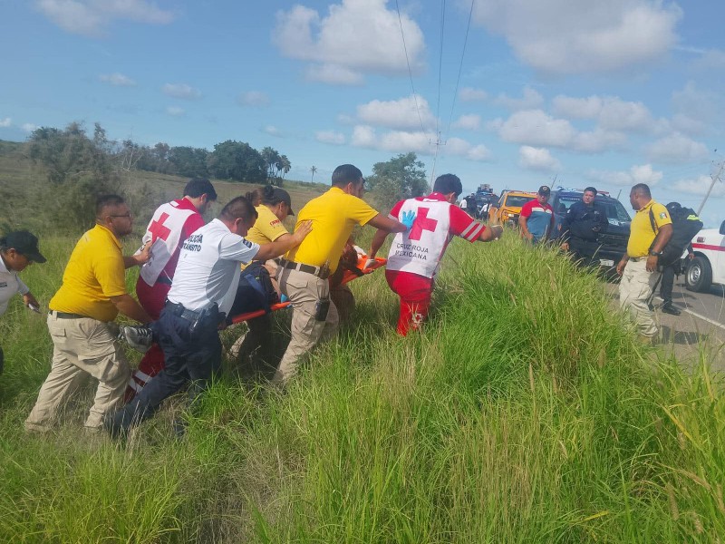Protección Civil reporta volcadura en carretera Navolato-Altata