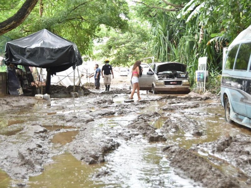 Protección Civil supervisa zonas afectadas por inundaciones en Sayulita