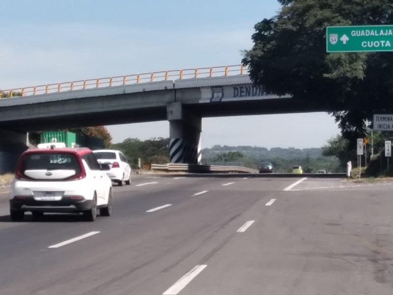 Peaje en autopista Guadalajara-Colima es carísimo, opinan automovilistas