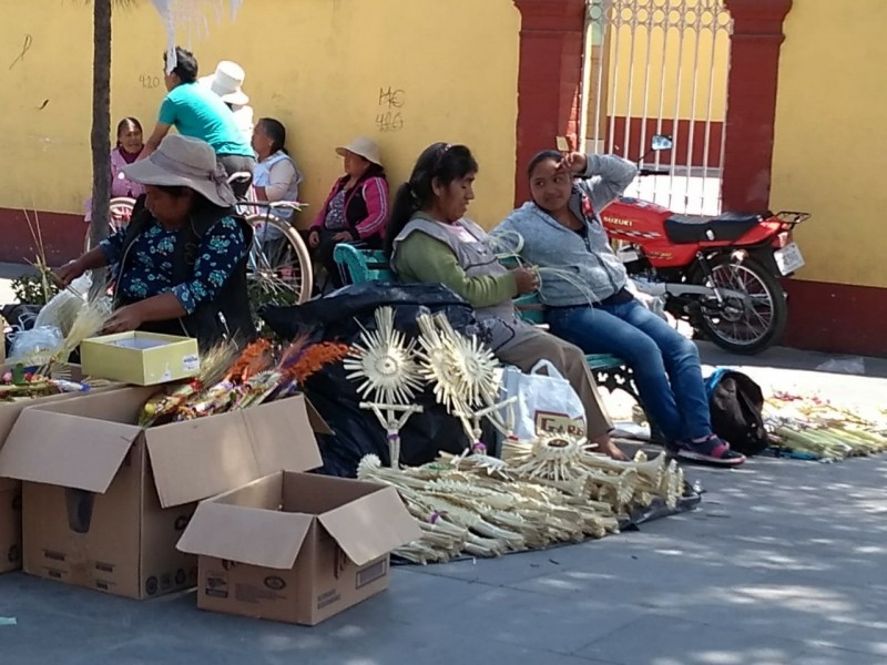 Pegan operativos a artesanos otomíes